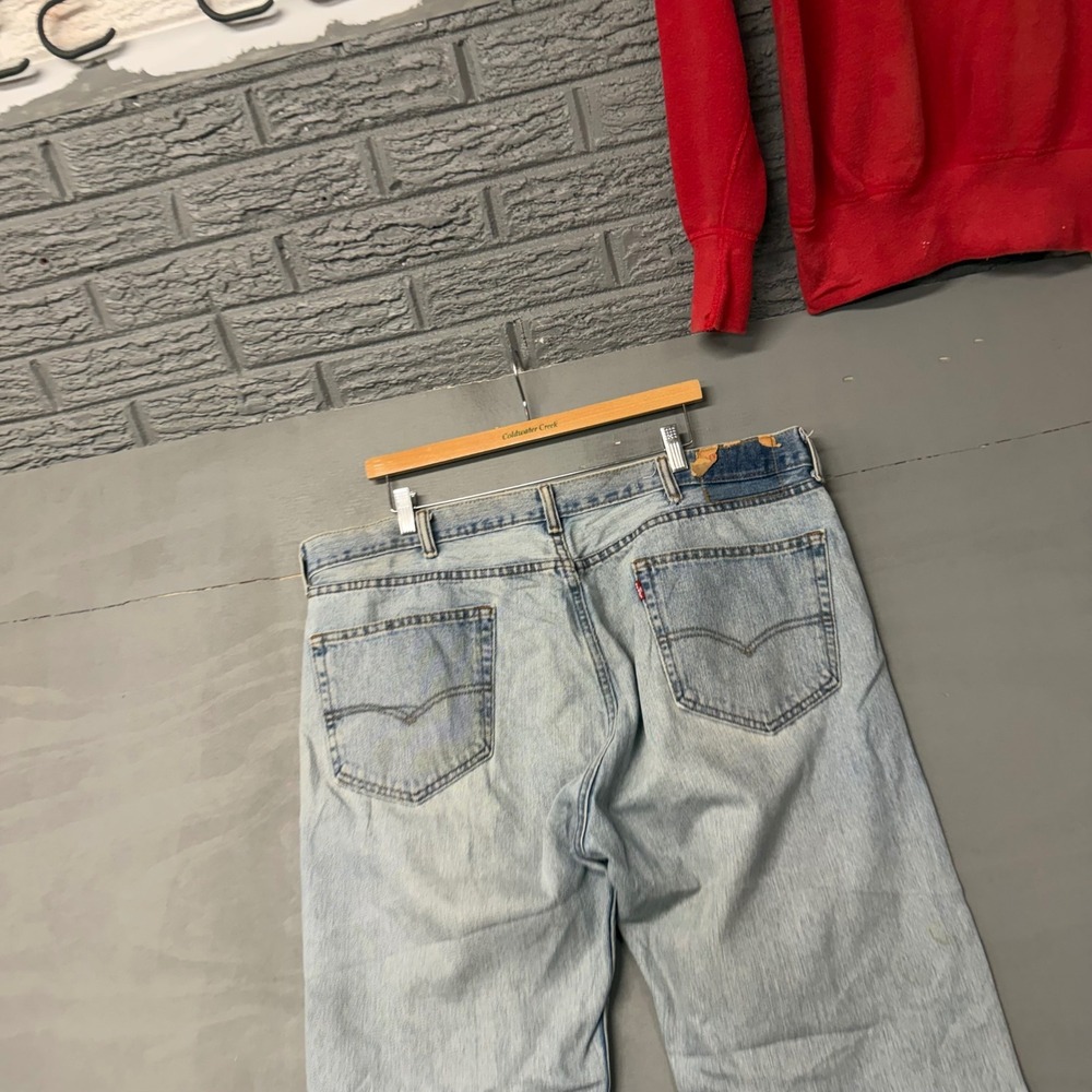 Vintage Levis 550 Relaxed Fit Light Wash Blue Denim Jeans Mens 39x28.5 - Picture 1 of 7